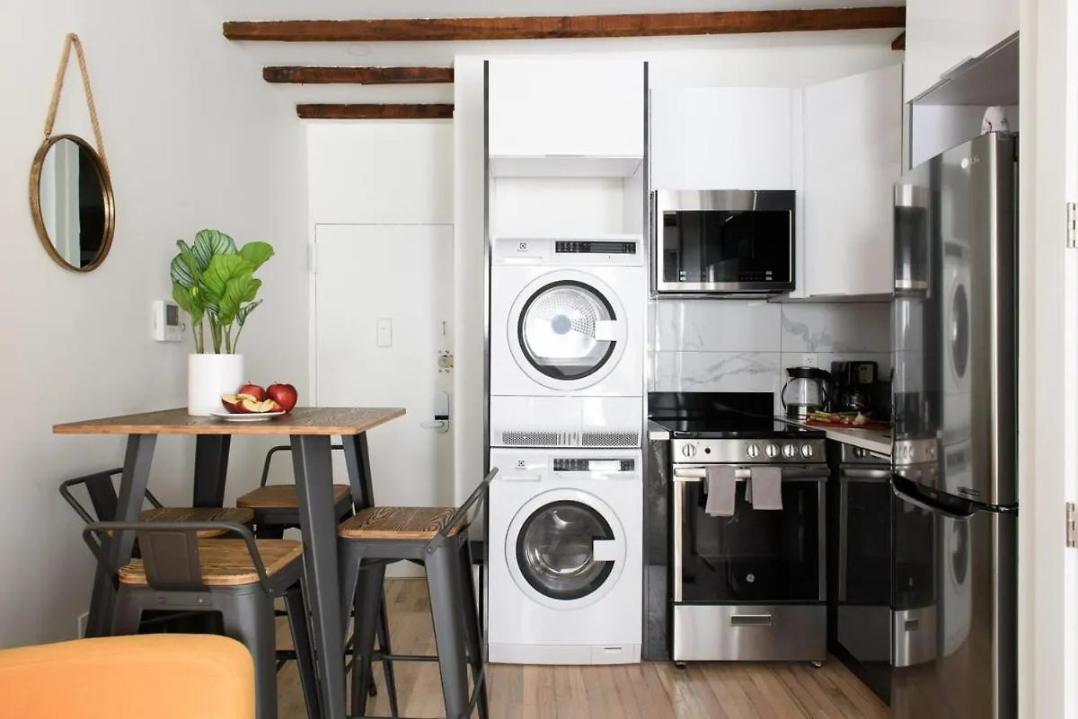 24-14 Renovated Studio Prime Gramercy W&D Нью-Йорк США
